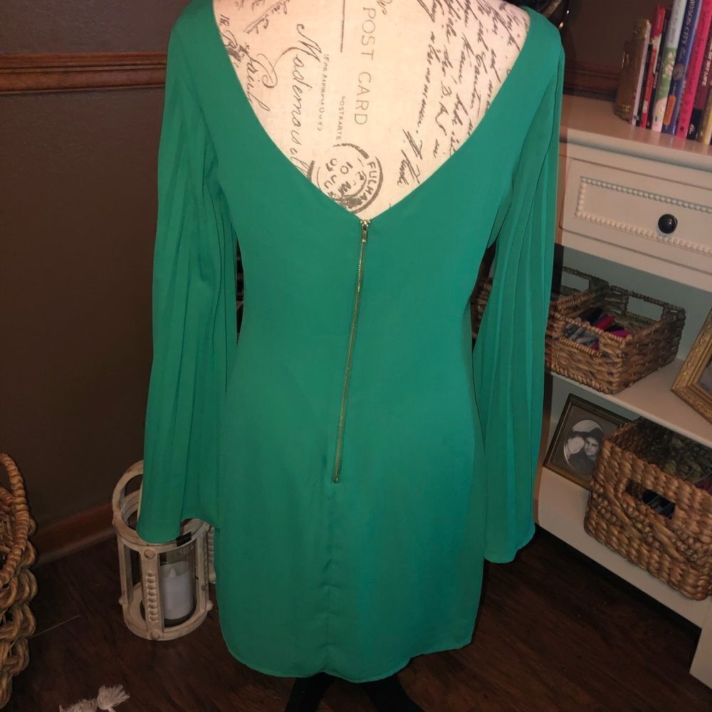 Fabulous GB Dress - Picture 2 of 7